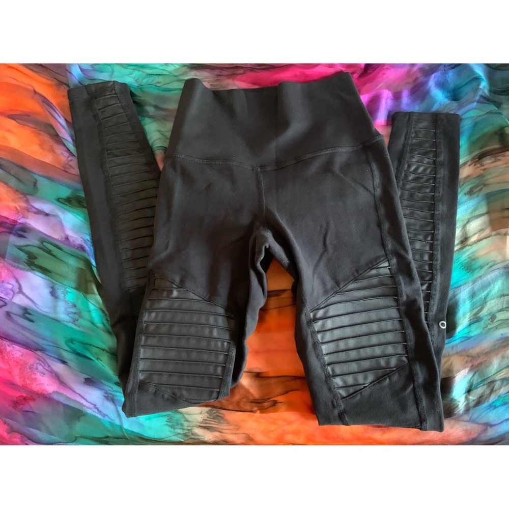 Alo Yoga | high rise moto black glossy leggings - Picture 2 of 3